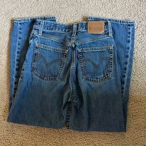 Levi's Classic Straight Jeans in Denim Blue